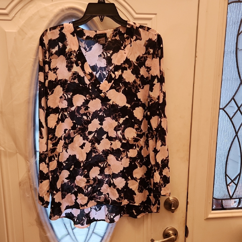 Ann Taylor Black and White Floral Blouse